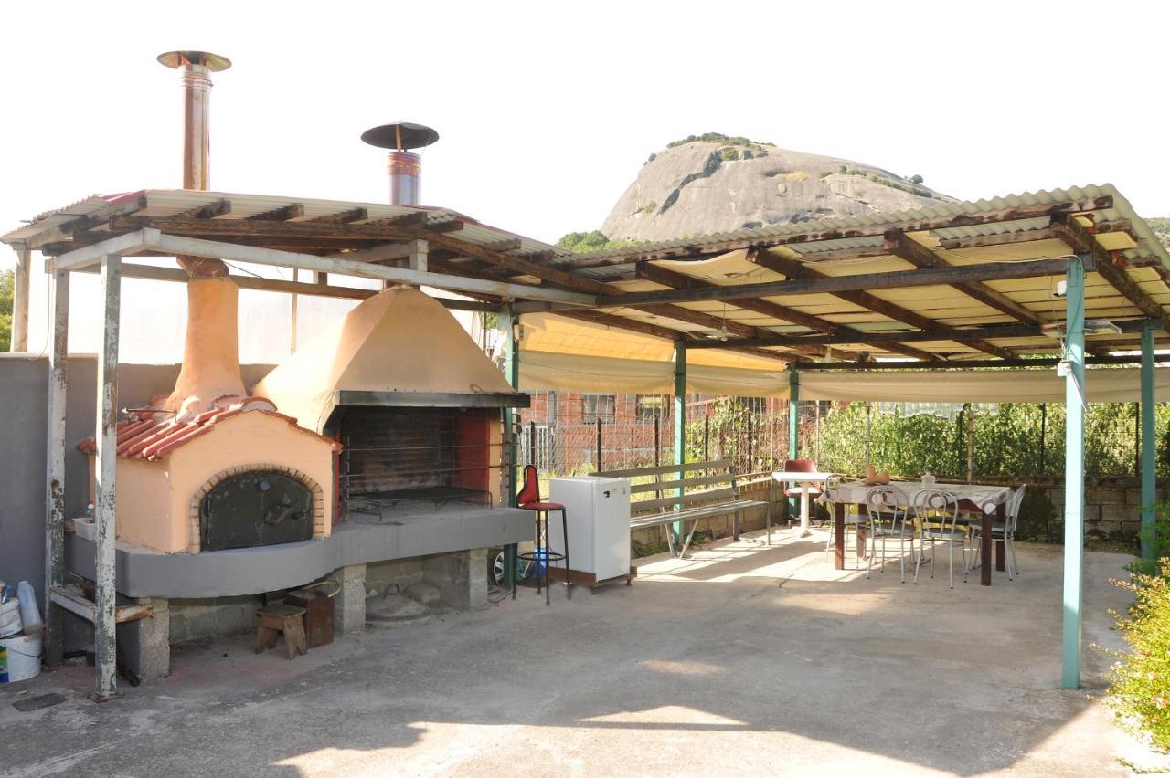 The Other Side Of Meteora With Lush Garden, Bbq & Pavillion Kalampáka Luaran gambar